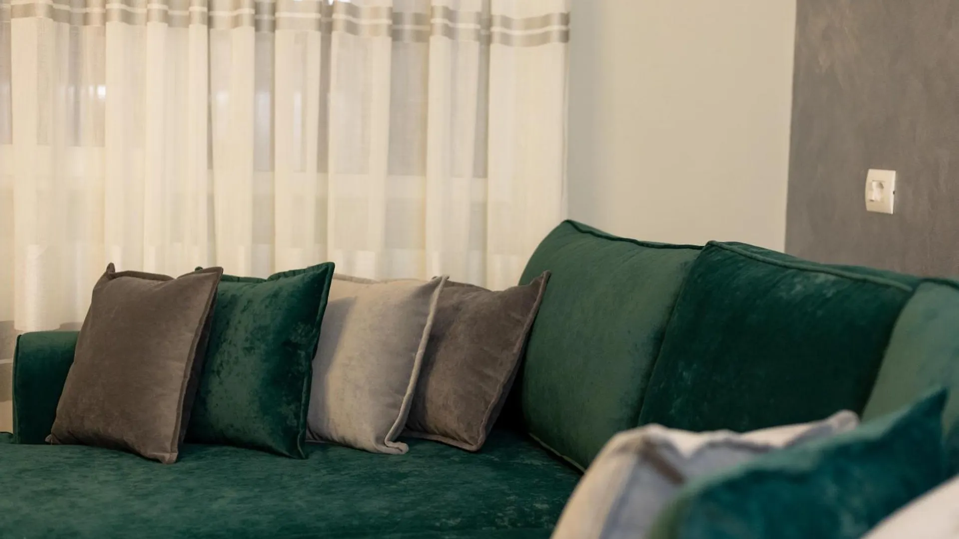 Apartament Tirana Days Free Parking Albania